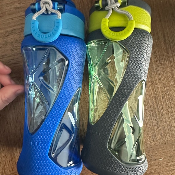 Zulu Tritan 16Oz Water Bottles 2 Pack Blue & Green Antimicrobial Silicon Straws - Picture 3 of 13